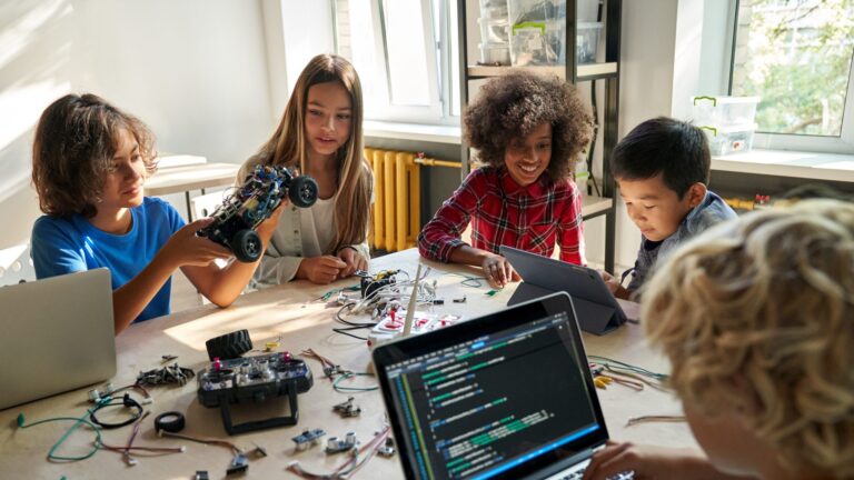 Helping Gifted Children Thrive Through Advanced Tech Education